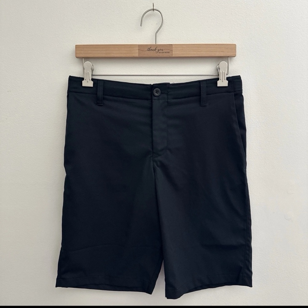 Under Armour Athletic shorts Boys sz 16 Black Match Play Golf Loose Fit Stretch